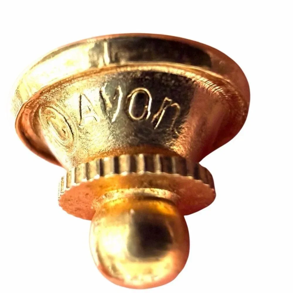 Avon Gold Tone kitten basket of love  Vintage pin
